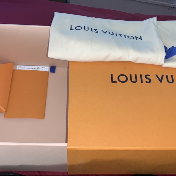 These are Louis Vuitton shoes, men’s size 8. Only worn once. - Picture 8 of 9